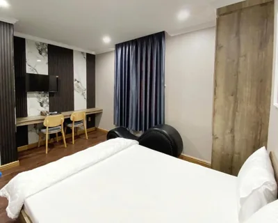 带花园景观的大床房 — Thanh Binh Premium Hotel